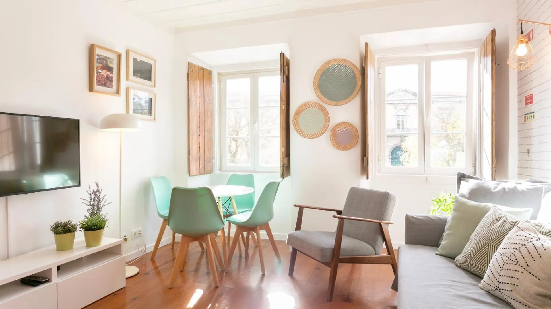 Cozy 1Bdr Flat In The Trendiest Neighborhood! Lisbon Apartment